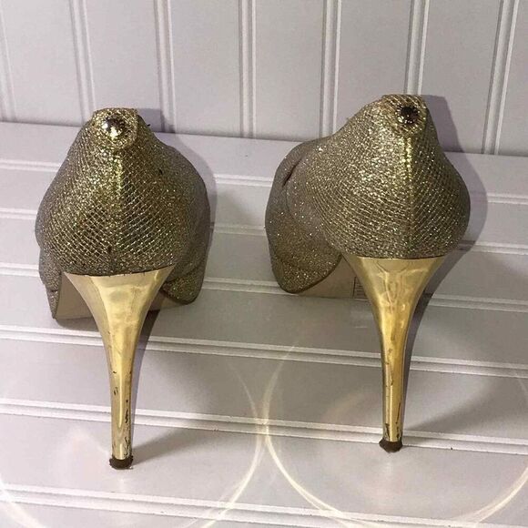 Michael Kors Gold Pumps Size 8 - Picture 5 of 6